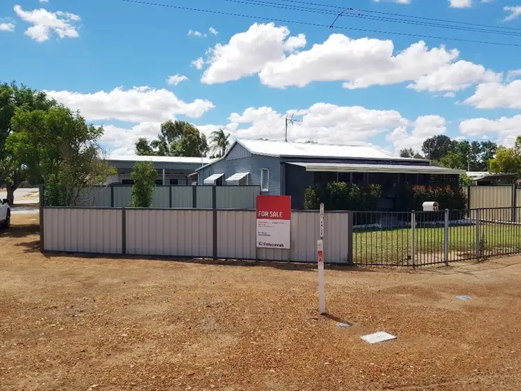 44 Moore Street, Moora WA 6510