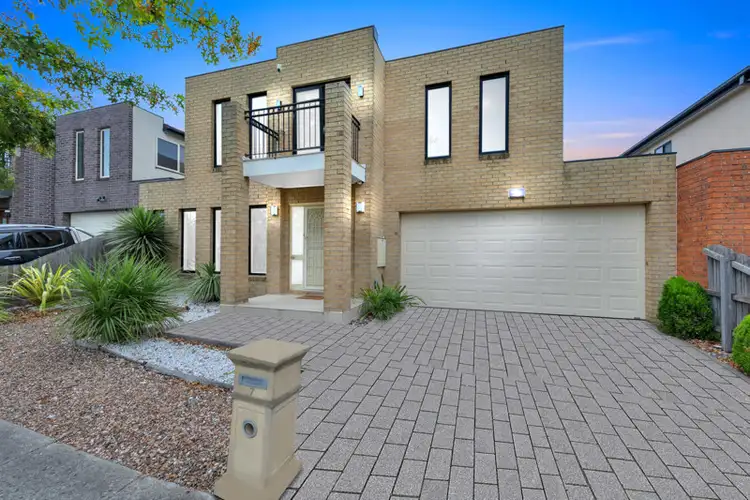 7 Bentley Avenue, Roxburgh Park VIC 3064