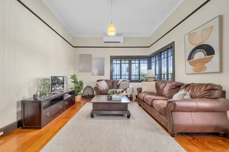 27 Plimsoll Street, Greenslopes QLD 4120
