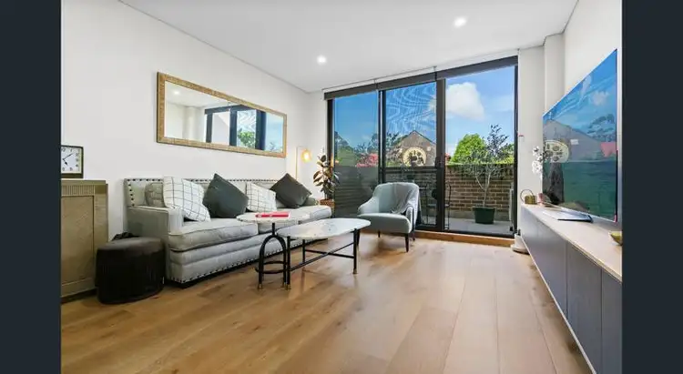 11/27 Rosebery Avenue