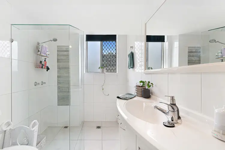 Sixth view of Homely apartment listing, 3/5 Thornton Street, Surfers Paradise QLD 4217