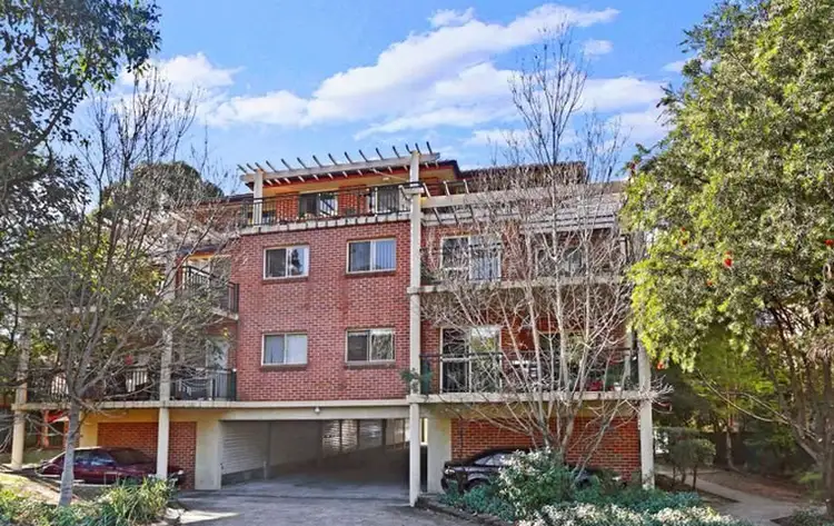 1/77-85 Deakin Street
