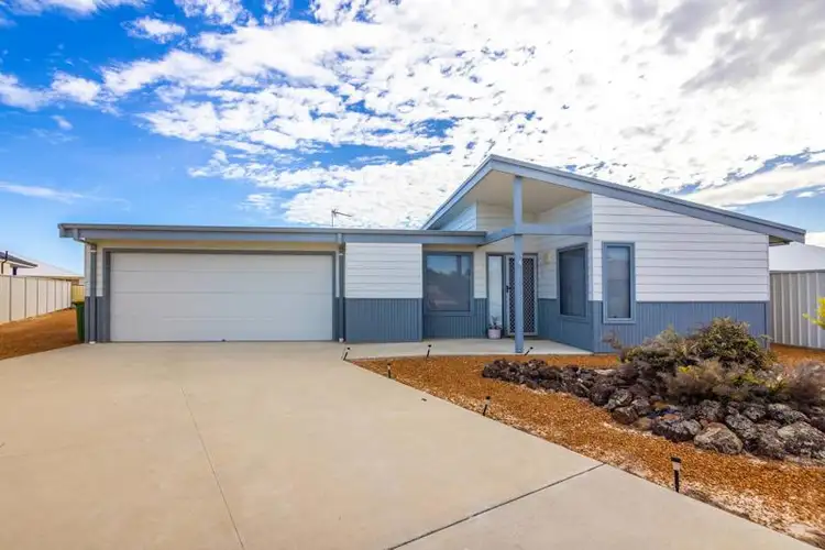 4 Parakeet Bend, Jurien Bay WA 6516