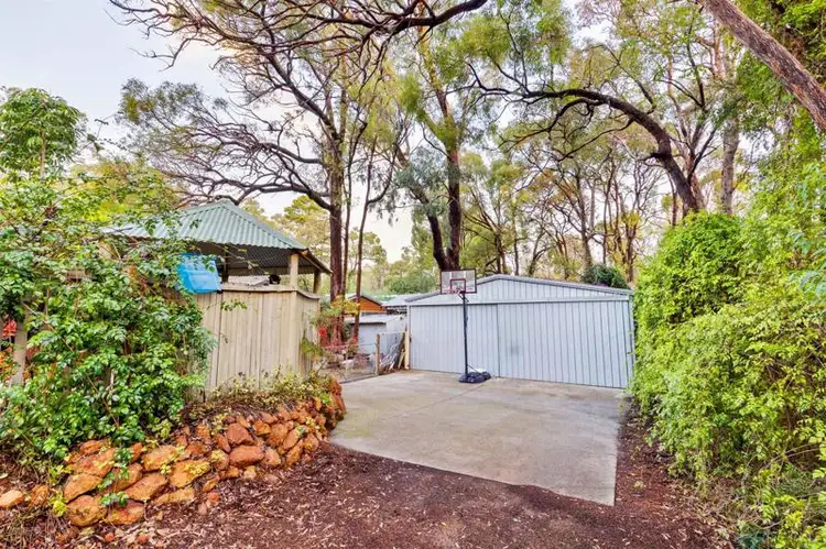 7 Palm Road, Roleystone WA 6111