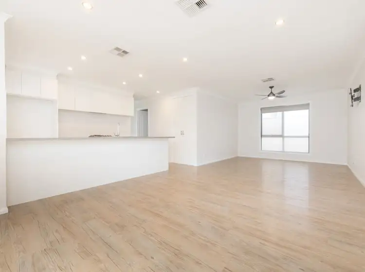 Second view of Homely unit listing, 5 Stockdale Court, Mildura VIC 3500