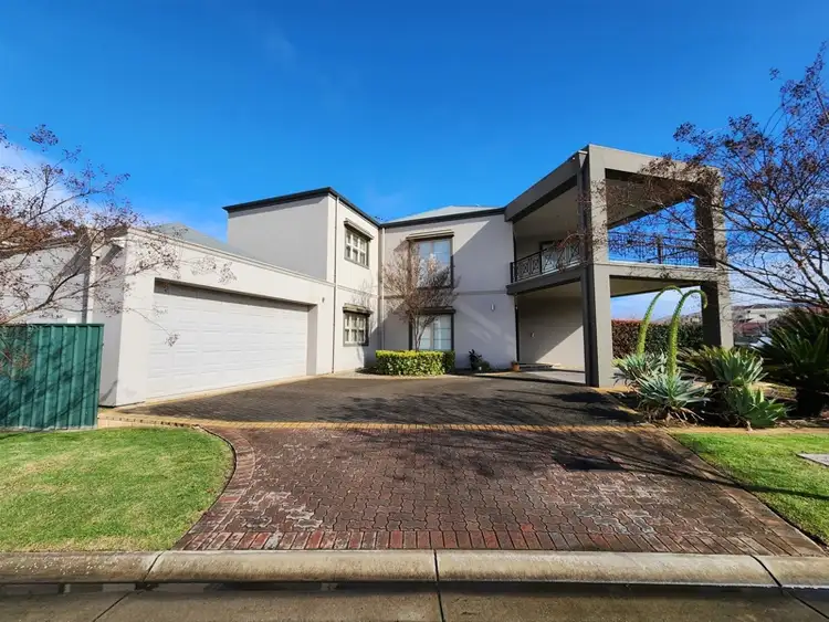 2 Langdon Street
