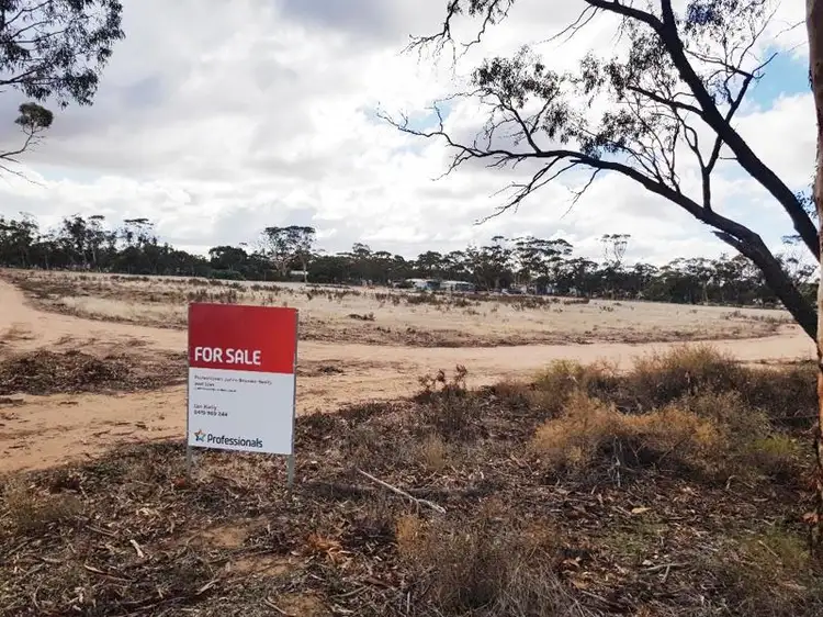 LOT 2, 32 Acacia Street, Moora WA 6510