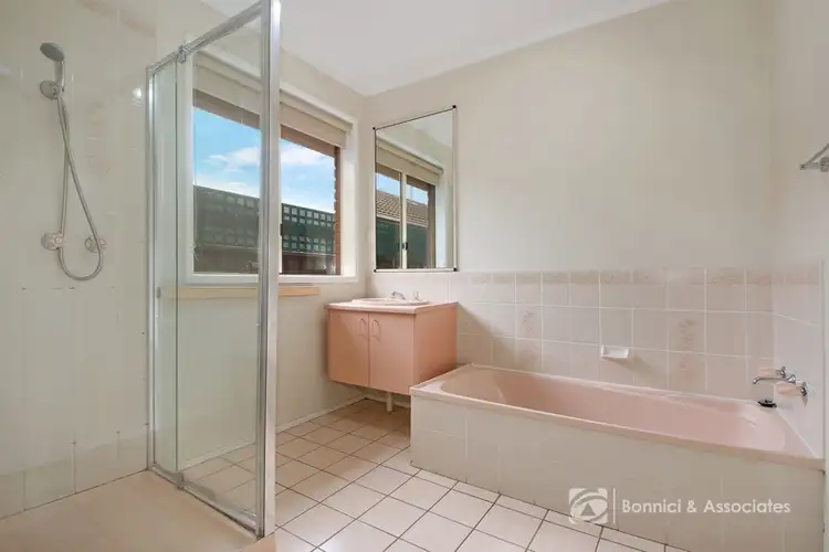 Fifth view of Homely house listing, 22 Kyle Court, West Wodonga VIC 3690