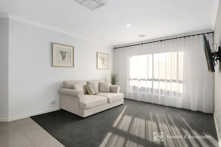 Sixth view of Homely house listing, 1/8 Fraser Court, West Wodonga VIC 3690