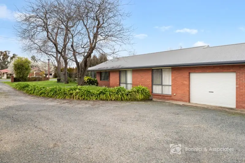 Main view of Homely unit listing, 1/70 Huon Creek Road, Wodonga VIC 3690