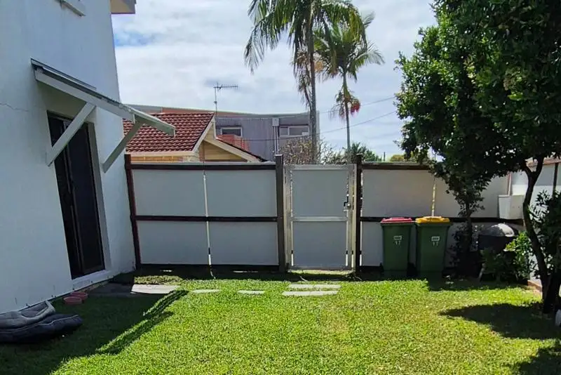 Main view of Homely unit listing, 4/17 Tallebudgera Drive, Palm Beach QLD 4221