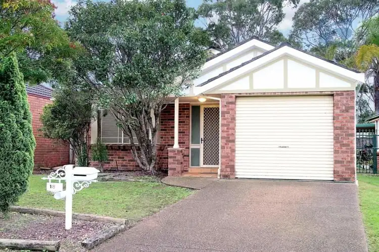 18 Merryville Court, Wattle Grove NSW 2173