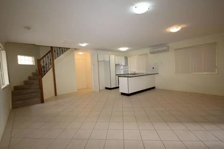 Main view of Homely unit listing, 2/253 Cavendish Road, Coorparoo QLD 4151