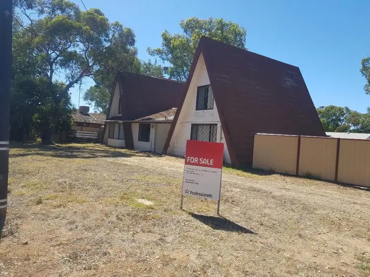 52 MOORE Street, Moora WA 6510