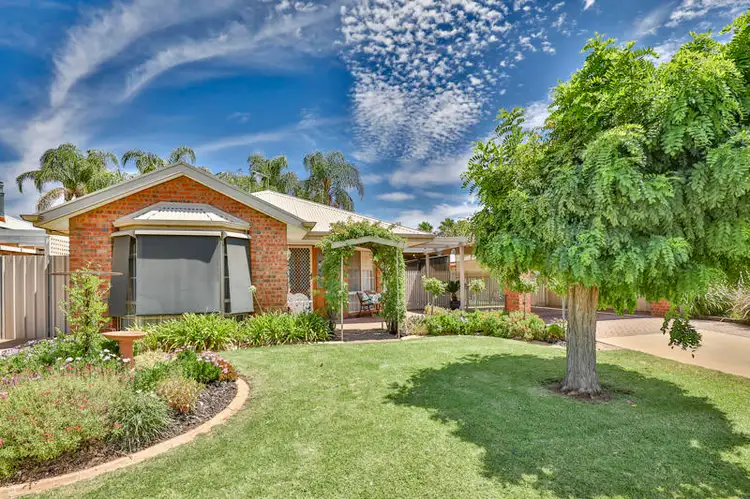 1A Ascot Court