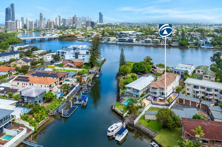 2/7 Holborow Close, Surfers Paradise QLD 4217