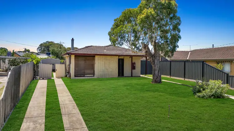 6 Bendoc Court, Meadow Heights VIC 3048