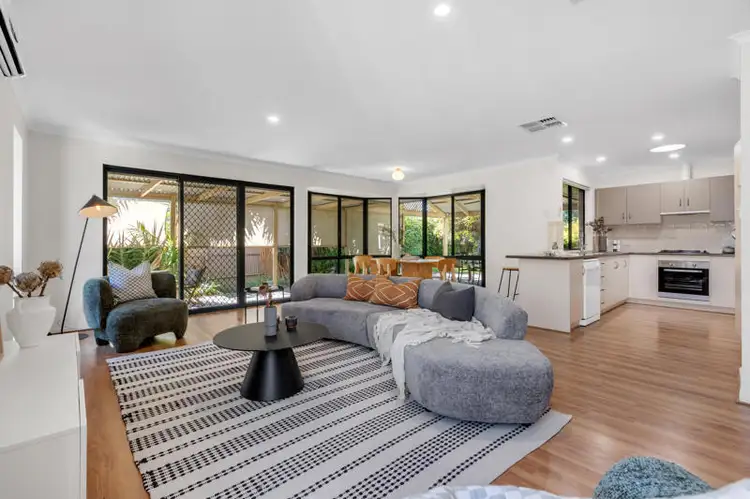 12 Lyle Street, Para Vista SA 5093