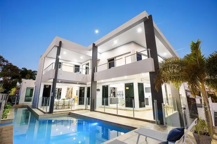 6 Seafarer Court, Paradise Waters QLD 4217
