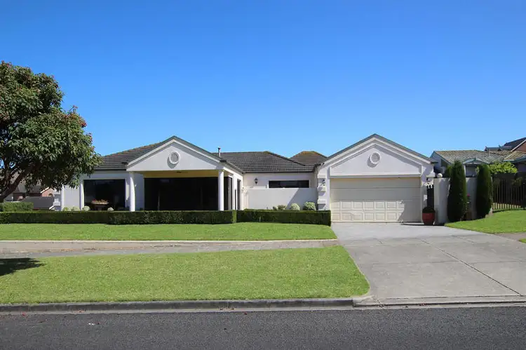 24 Dunvegan Court