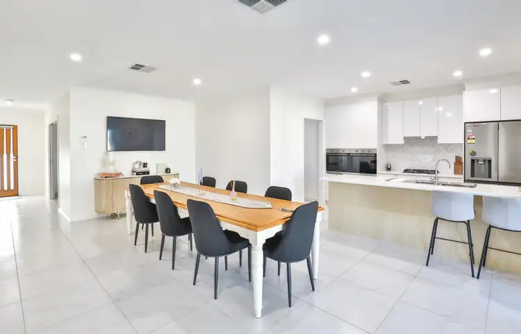 Fourth view of Homely house listing, 10 Voullaire Drive, Red Cliffs VIC 3496