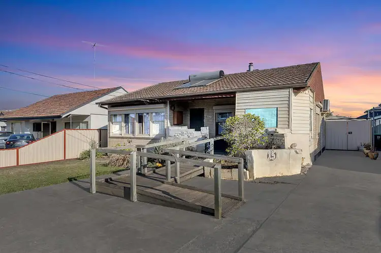15 Lismore Street