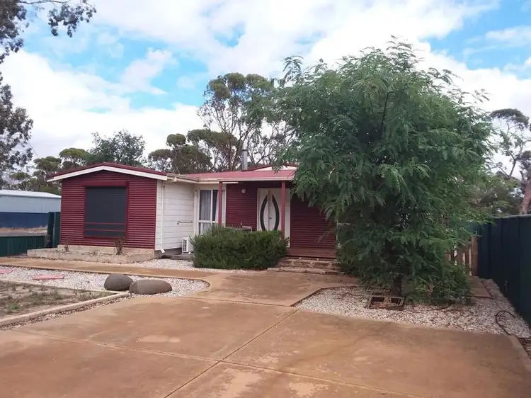 36 Gardiner Street, Moora WA 6510