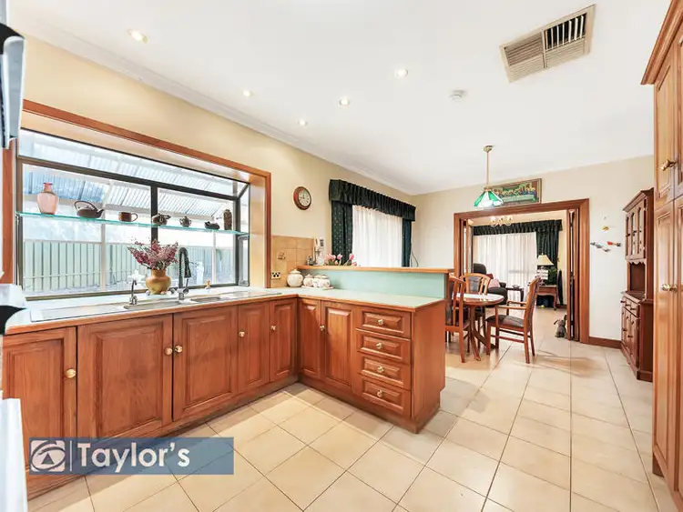 Fourth view of Homely house listing, 2 Kara Crescent, Gulfview Heights SA 5096