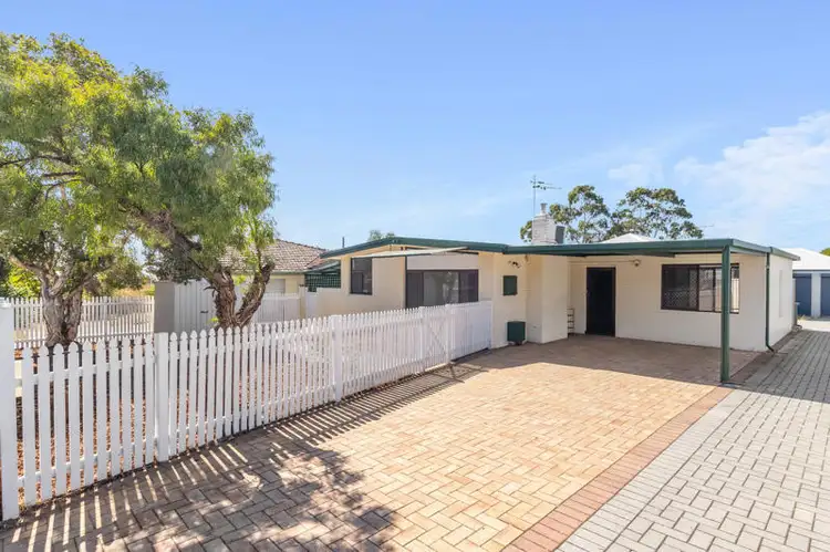 34 Irwin Road, Embleton WA 6062