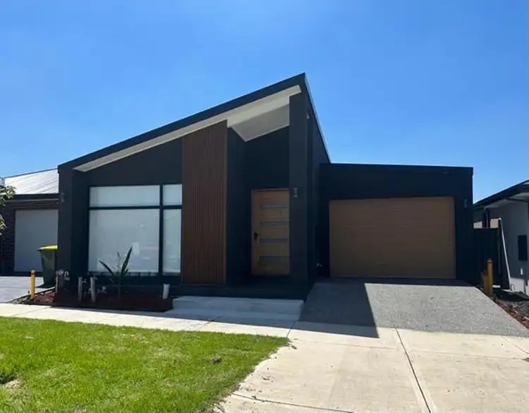 9 Ivory  Road, Donnybrook VIC 3064