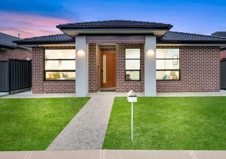 7 Rio Walk, Werribee VIC 3030