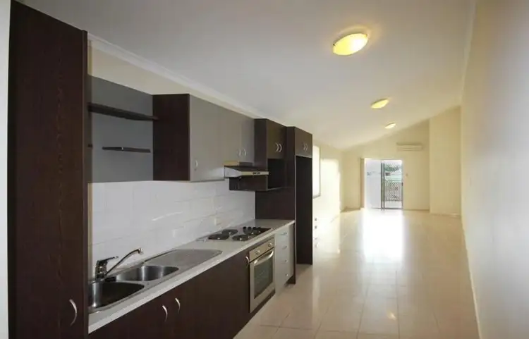 2/92 Cleveland Street, Greenslopes QLD 4120