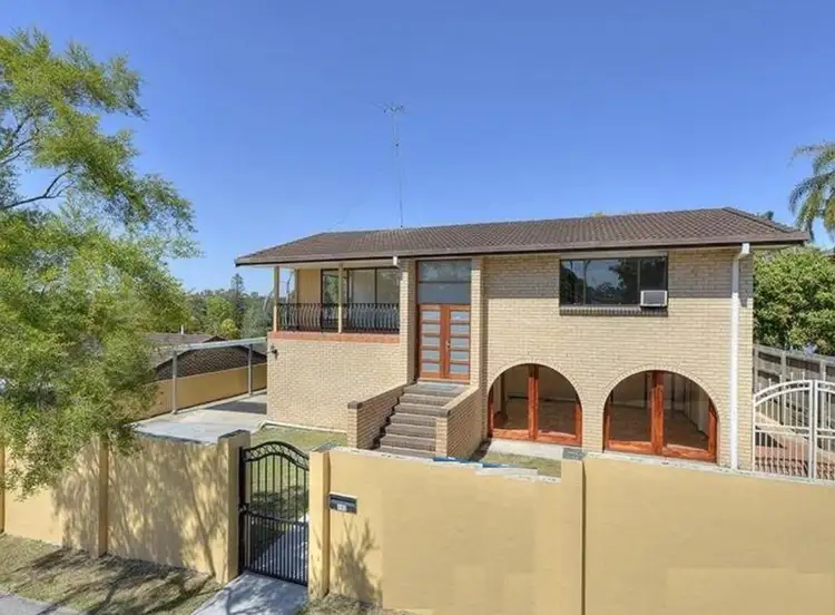 395 Pine Mountain Road, Mansfield QLD 4122