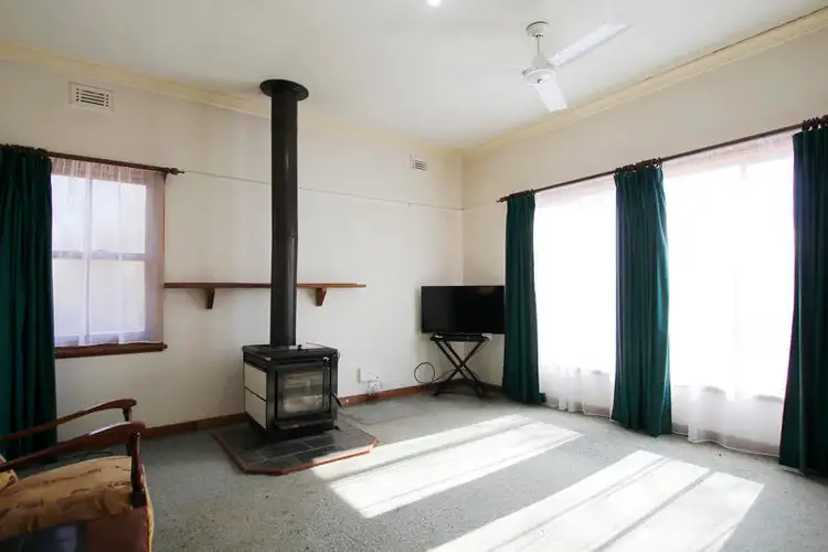 Fifth view of Homely house listing, 8 Robertsons Lane, Mortlake VIC 3272