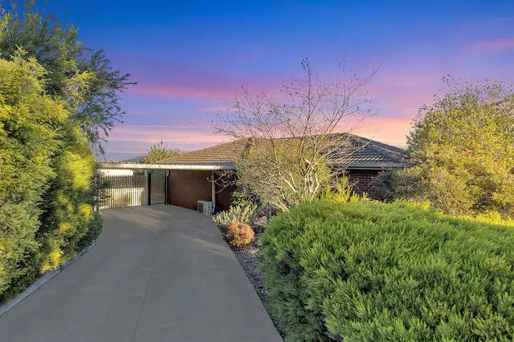 136 Lightwood Crescent, Meadow Heights VIC 3048
