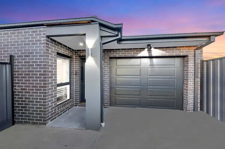 2/8 Waverley Court, Craigieburn VIC 3064