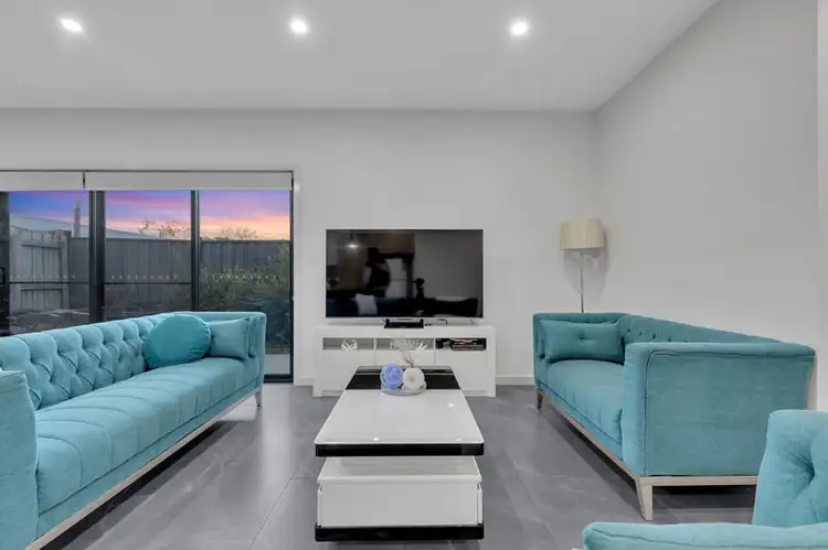 Fourth view of Homely unit listing, 2/8 Waverley Court, Craigieburn VIC 3064