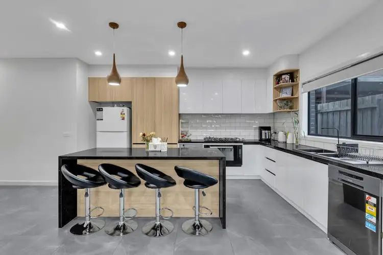 Seventh view of Homely unit listing, 2/8 Waverley Court, Craigieburn VIC 3064
