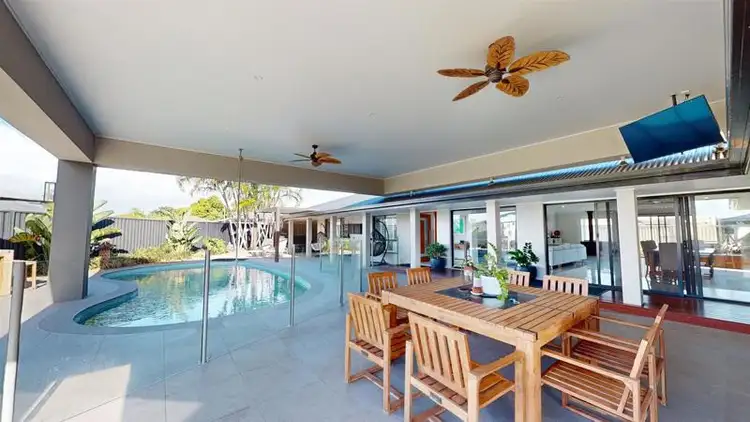4 Birch Court, Palm Beach QLD 4221
