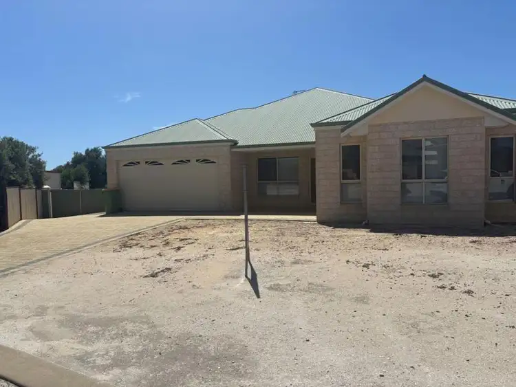 3 Mallee Close