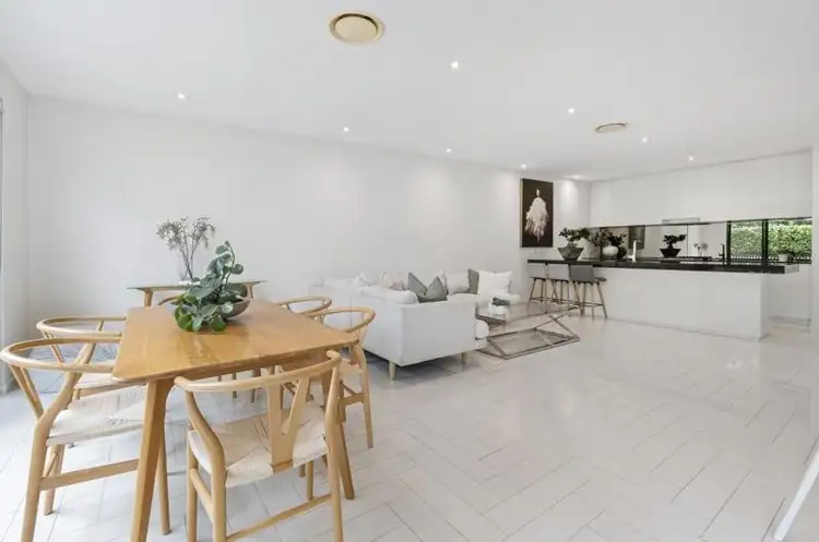 46 Theatre Drive, Benowa QLD 4217
