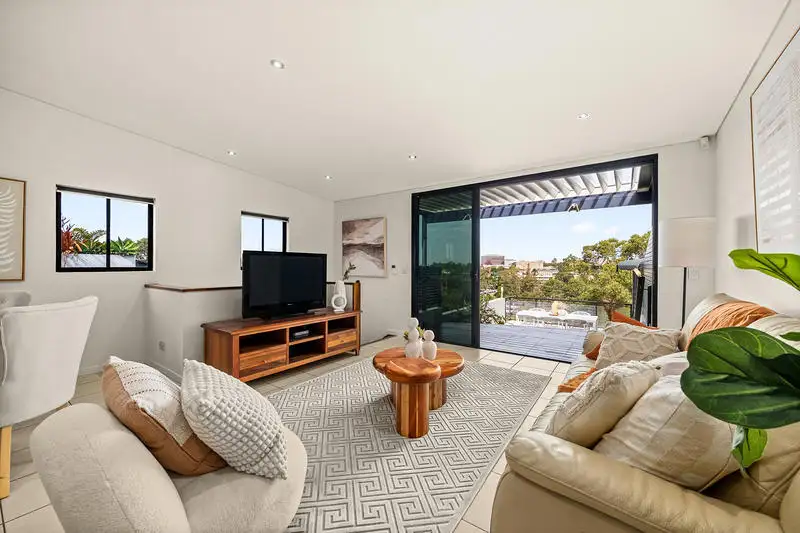 Main view of Homely house listing, 5/11 Rosecliffe Street, Highgate Hill QLD 4101