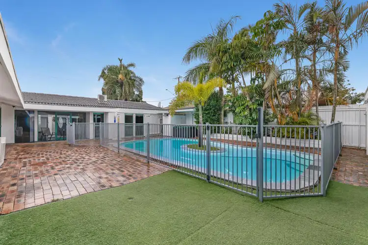 76 Salerno Street, Isle of Capri QLD 4217
