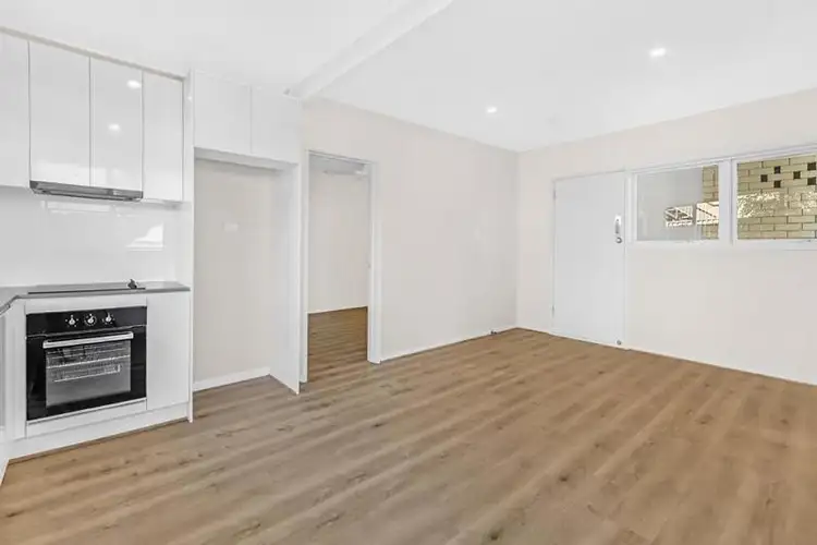 Third view of Homely apartment listing, 3/33 Leonard Avenue, Surfers Paradise QLD 4217