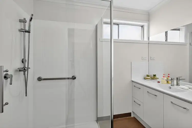 Fourth view of Homely house listing, 6 Osburne Court, Warrnambool VIC 3280