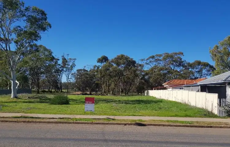 15 Gardiner Street, Moora WA 6510