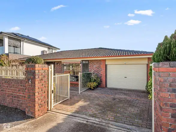 4 Glamis Avenue, Seacombe Gardens SA 5047