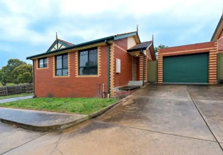 3/11 Green Valley  Grove, Meadow Heights VIC 3048