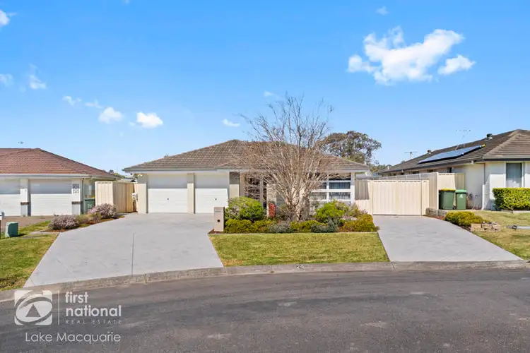 24 Lakeaire Circuit, Cameron Park NSW 2285