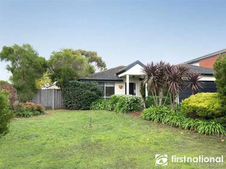 10 Robinswood Parade, Narre Warren South VIC 3805